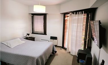 Chalet seis ambientes con piscina. San Carlos. Mar del Plata. Venta.