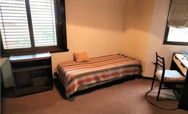 Chalet seis ambientes con piscina. San Carlos. Mar del Plata. Venta.