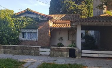 VENTA CASA EN LOTE PROPIO 4 AMBIENTES CON GARAGE, CHILAVERT