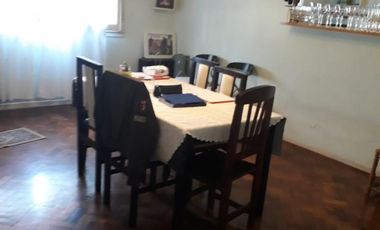 VENTA CASA EN LOTE PROPIO 4 AMBIENTES CON GARAGE, CHILAVERT