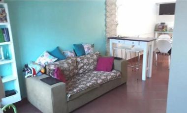 Duplex tres ambientes con patio y cochera
