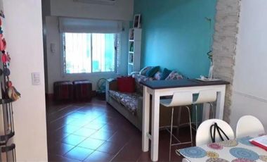 Duplex tres ambientes con patio y cochera
