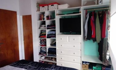 Duplex tres ambientes con patio y cochera