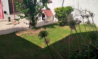 Casa de cuatro ambientes en venta en el palomar