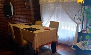 Casa de cuatro ambientes en venta en el palomar