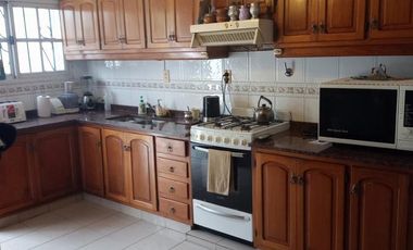 Casa de cuatro ambientes en venta en el palomar