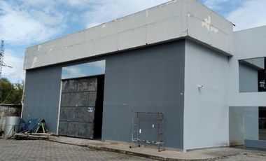 VENDO HERMOSA PROPIEDAD COMERCIAL EN CAYAMBE SOBRE LA PANAMERICANA NORTE