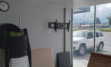 VENDO HERMOSA PROPIEDAD COMERCIAL EN CAYAMBE SOBRE LA PANAMERICANA NORTE