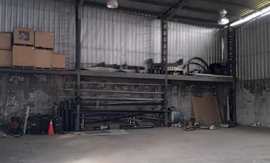 VENDO HERMOSA PROPIEDAD COMERCIAL EN CAYAMBE SOBRE LA PANAMERICANA NORTE