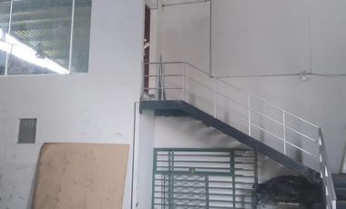VENDO HERMOSA PROPIEDAD COMERCIAL EN CAYAMBE SOBRE LA PANAMERICANA NORTE