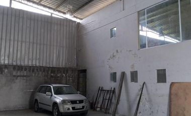 VENDO HERMOSA PROPIEDAD COMERCIAL EN CAYAMBE SOBRE LA PANAMERICANA NORTE