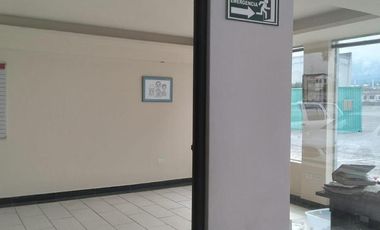 VENDO HERMOSA PROPIEDAD COMERCIAL EN CAYAMBE SOBRE LA PANAMERICANA NORTE