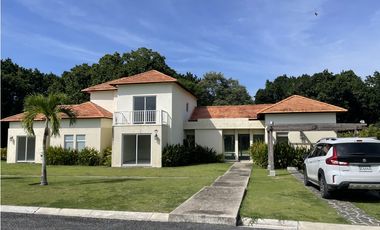 Venta: Casa de playa de 4 recamaras en Decameron