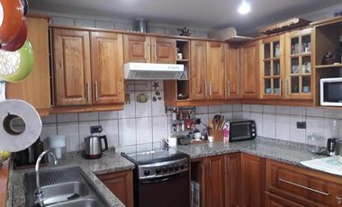 Vendo enorme casa central en Quilpue