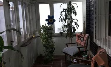 Chalet excelente ubicación,3 dormit.,jardín, garage.