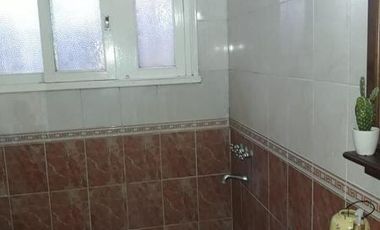 Chalet excelente ubicación,3 dormit.,jardín, garage.