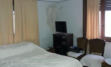 Chalet excelente ubicación,3 dormit.,jardín, garage.