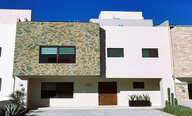 4 Recámaras con Baño en La Vista Residencial Querétaro 