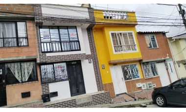 Se vende casa muy amplia en sector Hacienda Cuba Pereira