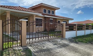 CASA CHAME CON PISCINA