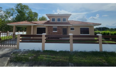 CASA CHAME CON PISCINA