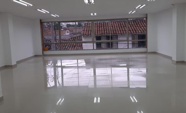 edificio en arriendo en libertadores. Cod A15558
