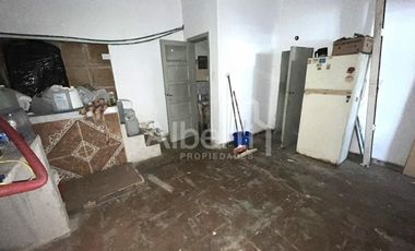 Local comercial a media cuadra de la Estación de Haedo.