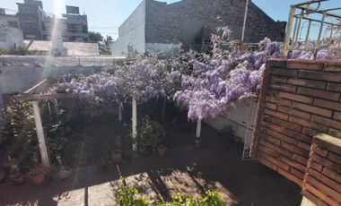 Casa  en Venta Lomas del Mirador / La Matanza (B111 371)