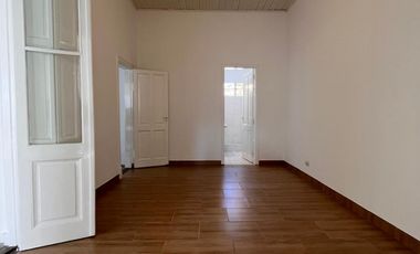Casa de 3 AMBIENTES en alquiler