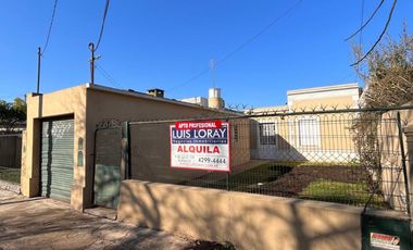 Casa de 3 AMBIENTES en alquiler