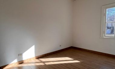 Casa de 3 AMBIENTES en alquiler