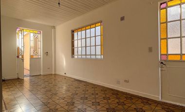 Casa de 3 AMBIENTES en alquiler