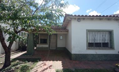 Casa en venta - 2 dormitorios 1 baño -  275mts2 - Tolosa, La Plata