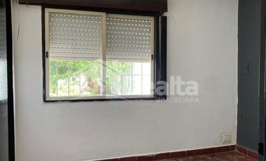 Casa interna de 2 habitaciones. Disponible en Febrero