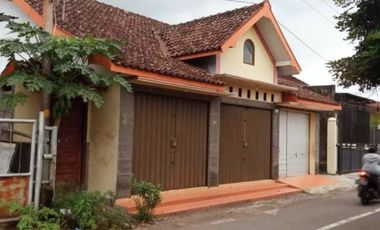 Rumah Murah Ruang Usaha Pinggir Jalan Purwomartani