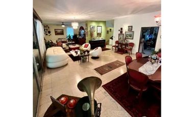 Se Vende Hermosa casa con amplio terreno en Hato Pintado la Loma
