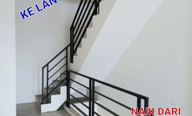 Ruko 3 lantai di pusat Kota Lamongan