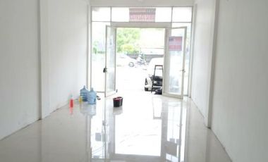 Ruko 3 lantai di pusat Kota Lamongan