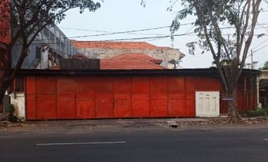 Rumah Barata Jaya, Strategis, Nol Jalan