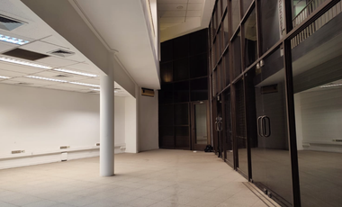 Local Comercial en Arriendo en 162.060 - Metro Santa Rosa