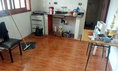Casa con Departamento en venta en Burzaco Este