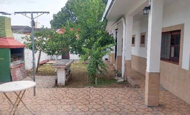 Casa con Departamento en venta en Burzaco Este