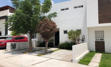 Casa en Venta en Querétaro Cañadas del Arroyo,equipada, lista para habitarse