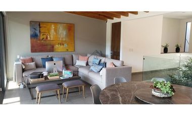 CONFORTABLE CASA EN VENTA, VALLE DE BRAVO