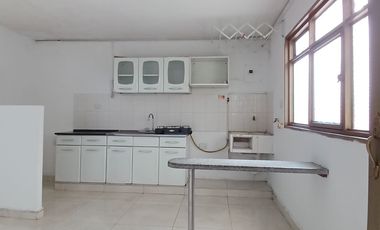 apartamento en arriendo en urbanización la base. Cod A70157