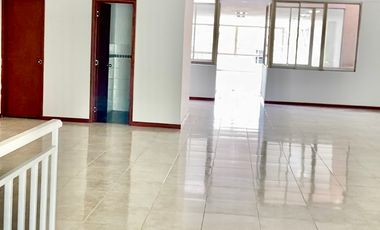 edificio en arriendo en libertadores. Cod A14506