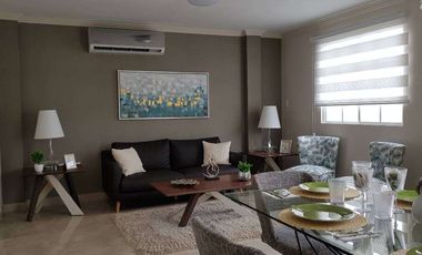 Venta de casa a estrenar con acabados de lujo/Urb. Casalaguna/a 5 minutos de Riocentro Dorado.