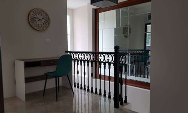 Venta de casa a estrenar con acabados de lujo/Urb. Casalaguna/a 5 minutos de Riocentro Dorado.