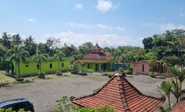 HUNIAN MEWAH PALING LUAS DEKAT PUSAT KOTA PURWOREJO