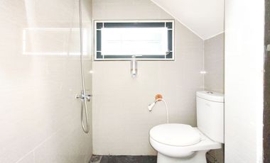 Rumah 2 Lt SHM 15 Menit ke Mall AEON BSD Dibantu KPR J-44905